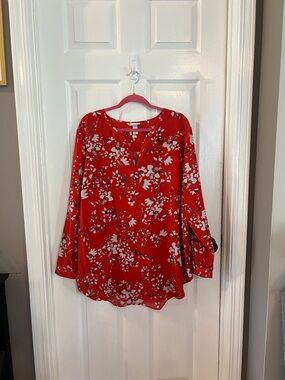 Ava & Viv Red Floral Split-Neck Long Sleeve Blouse